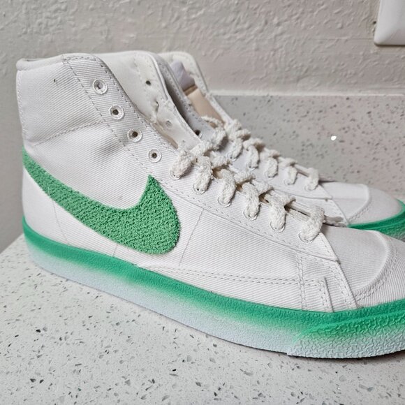 Nike Blazer Mid 77 Size 10 womens/8.5 mens new damaged box green white christmas - Picture 3 of 16
